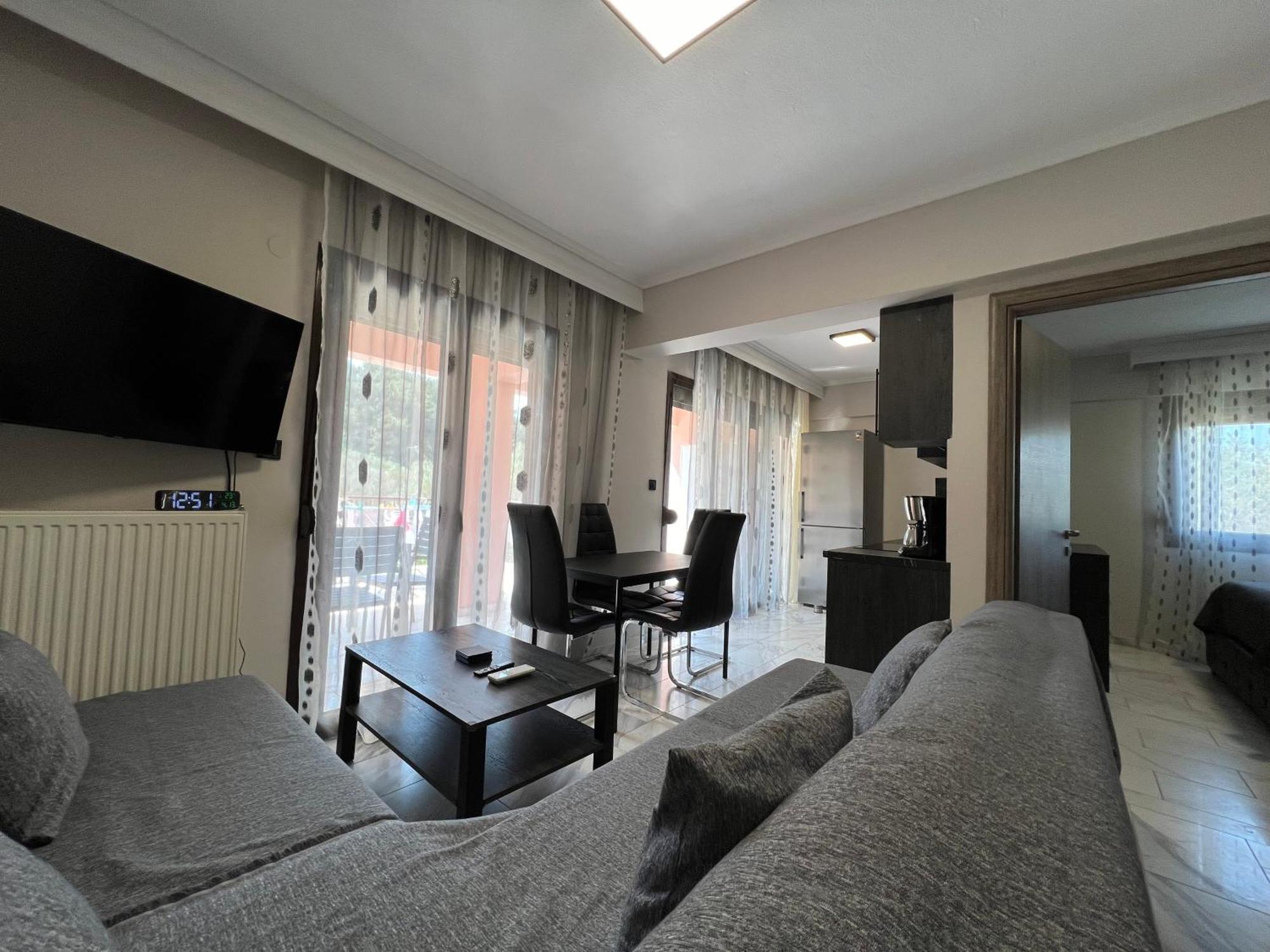 Luxury Apartment *